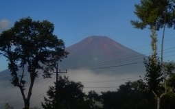 イゾラーナから見た富士山 富士山.jpg