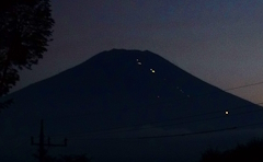 夜の富士山.jpg