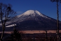 イゾラーナから見た富士山 富士山.jpg