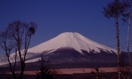 イゾラーナから見た富士山 富士山.jpg