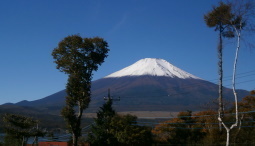 イゾラーナから見た富士山 富士山.jpg
