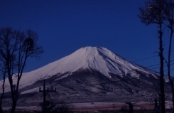 イゾラーナから見たダイヤモンド富士山 朝の富士.jpg