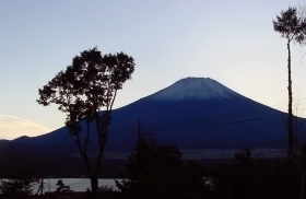 残照に浮かぶ富士山、イゾラーナにて 残照.jpg